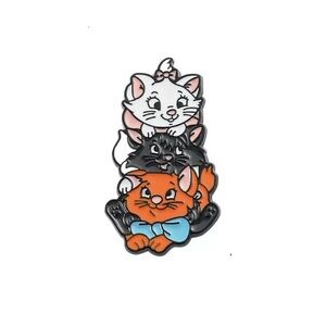 Disney Aristocats Fantasy Pin, 1.53” Marie The Cat Stacked Kittens